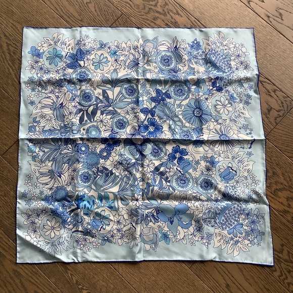 NWOT Wensli Scarf - Picture 2 of 4